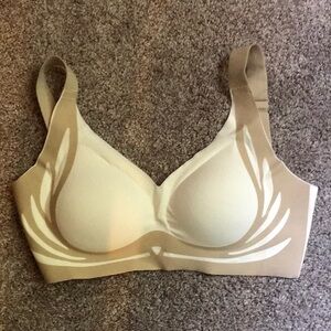 New full coverage bra size L ( fits like a S/M)